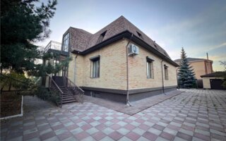 Продажа 7-комнатного дома, 540 м²