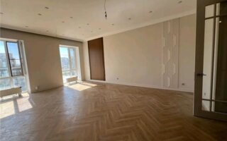 Продажа 4-комнатной квартиры, 135 м²