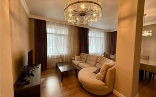 Продажа 3-комнатной квартиры, 133 м²
