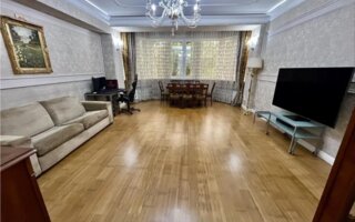 Продажа 3-комнатной квартиры, 140 м²