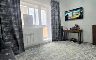 Продажа 1-комнатной квартиры, 37 м²