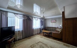 Продажа 4-комнатного дома, 180 м²