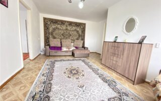 Продажа 4-комнатной квартиры, 61 м²