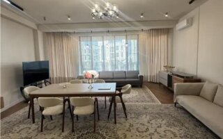 Продажа 3-комнатной квартиры, 152.2 м²