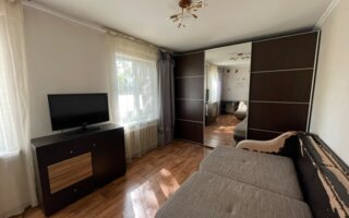 Продажа 3-комнатной квартиры, 55 м²