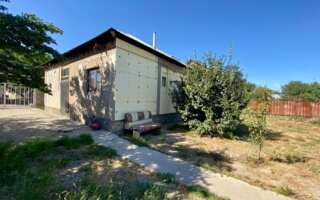 Продажа 4-комнатного дома, 93 м²
