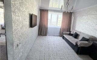 Продажа 1-комнатной квартиры, 42.7 м²