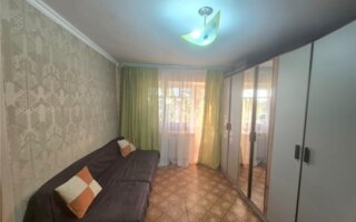 Продажа 3-комнатной квартиры, 52 м²
