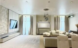 Продажа 4-комнатной квартиры, 200 м²