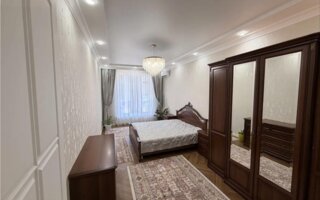 Продажа 4-комнатной квартиры, 136 м²