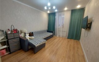 Продажа 1-комнатной квартиры, 42 м²