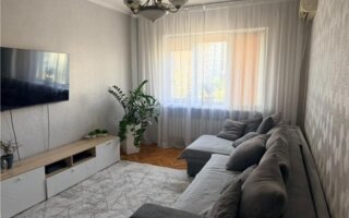 Продажа 4-комнатной квартиры, 93.8 м²