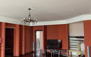 Аренда 2-комнатной квартиры, 137 м²