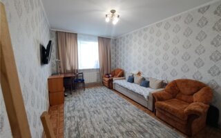 Продажа 1-комнатной квартиры, 42.2 м²