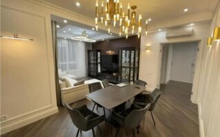 Продажа 4-комнатной квартиры, 160 м²