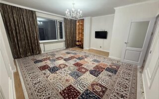 Продажа 2-комнатной квартиры, 77.6 м²