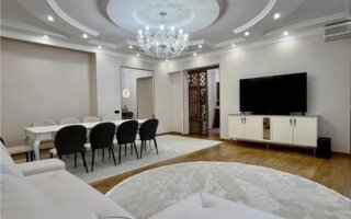 Продажа 4-комнатной квартиры, 135 м²