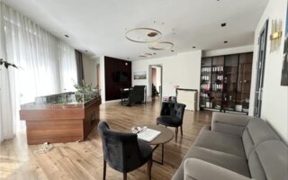 Продажа 4-комнатной квартиры, 177.4 м²