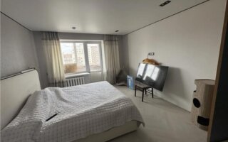 Продажа 1-комнатной квартиры, 42.2 м²