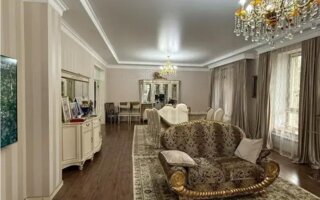 Продажа 4-комнатной квартиры, 214 м²