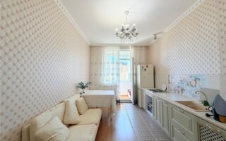 Продажа 1-комнатной квартиры, 42.4 м²