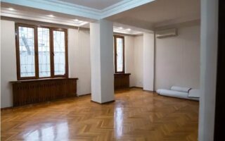 Продажа 5-комнатной квартиры, 226.2 м²