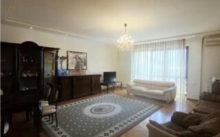 Продажа 3-комнатной квартиры, 140 м²