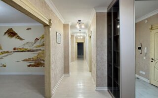 Продажа 4-комнатной квартиры, 132 м²