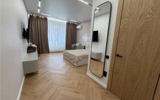Продажа 4-комнатной квартиры, 137 м²